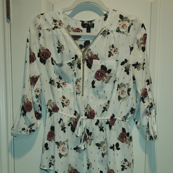Chic Floral Blouse - White and Brown - Picture 4 of 5